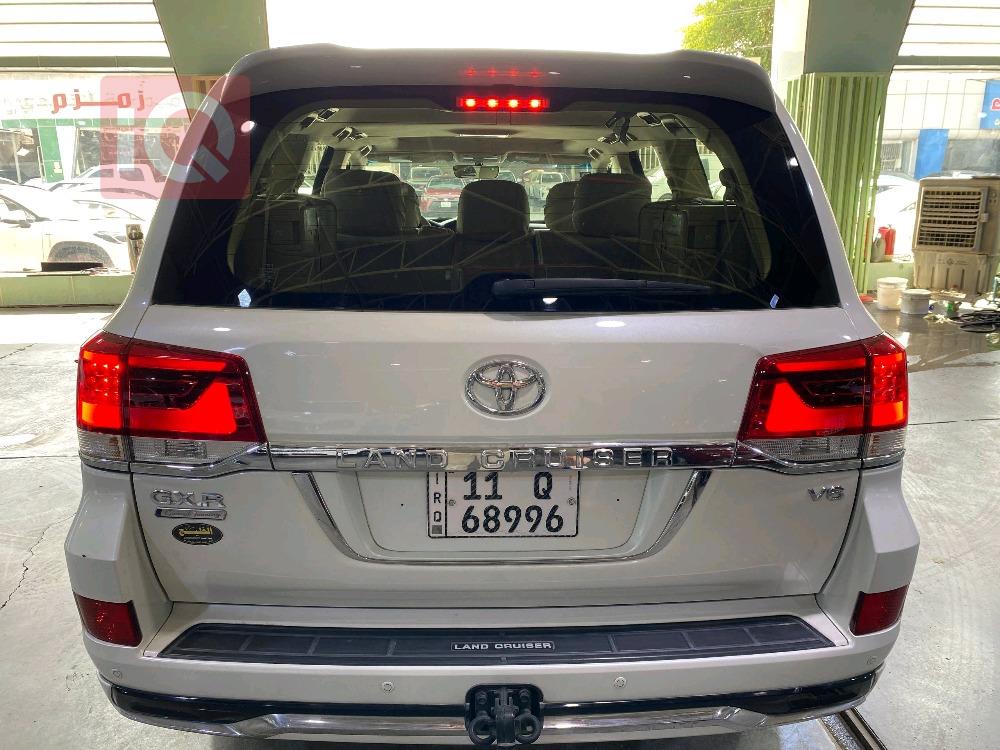 Toyota Land Cruiser